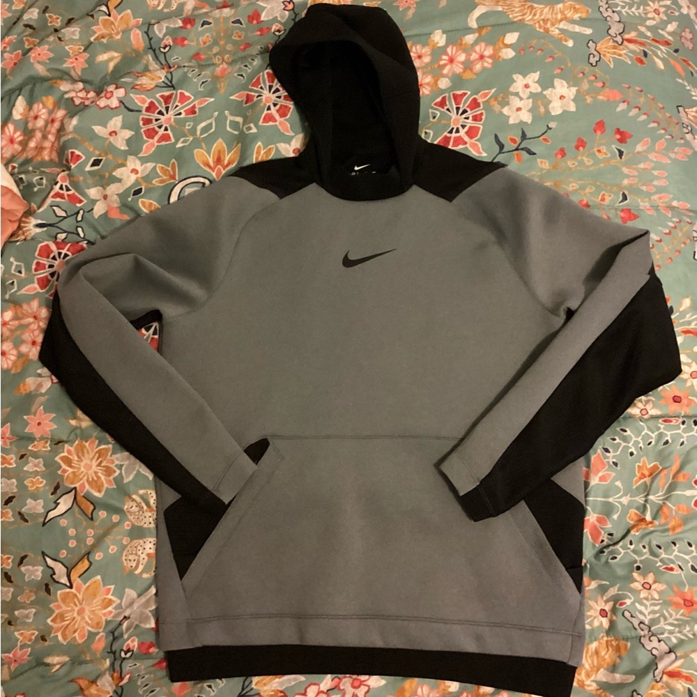 Nike Pro Men’s Pullover Training Center Swoosh Hoodie Medium BV5572 Gray 2018